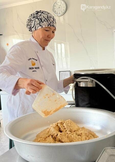 Сыр, сделанный с любовью: как женщина из Шетского района построила своё дело. Фото: gov.kz Сыр, сделанный с любовью: как женщина из Шетского района построила своё дело. Фото: gov.kz