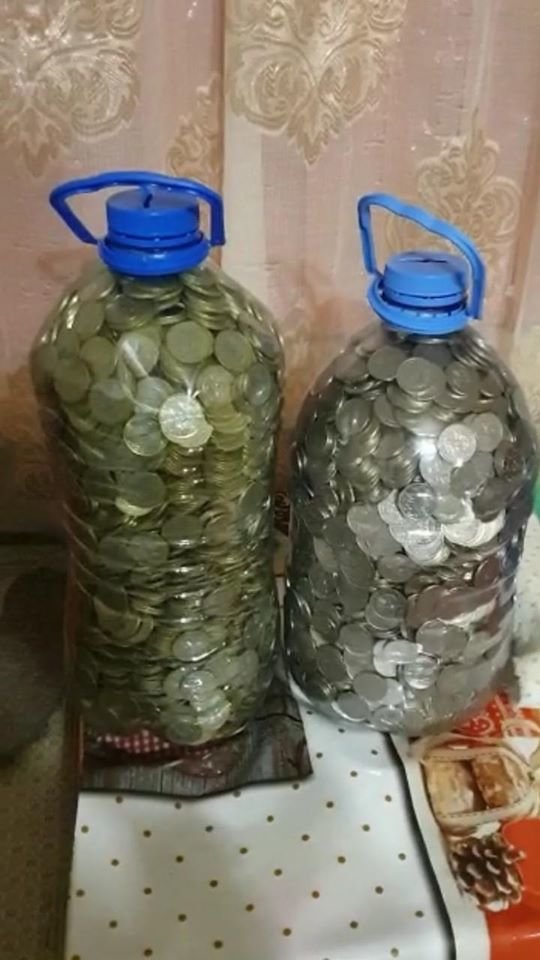 Карагандинец принес в банк две пятилитровые бутылки монет (..., фото-3 Карагандинец принес в банк две пятилитровые бутылки монет (фото), фото-3